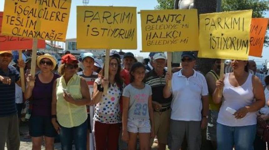 Dikili'de 'işgalci' Tepkisi S&uuml;r&uuml;yor