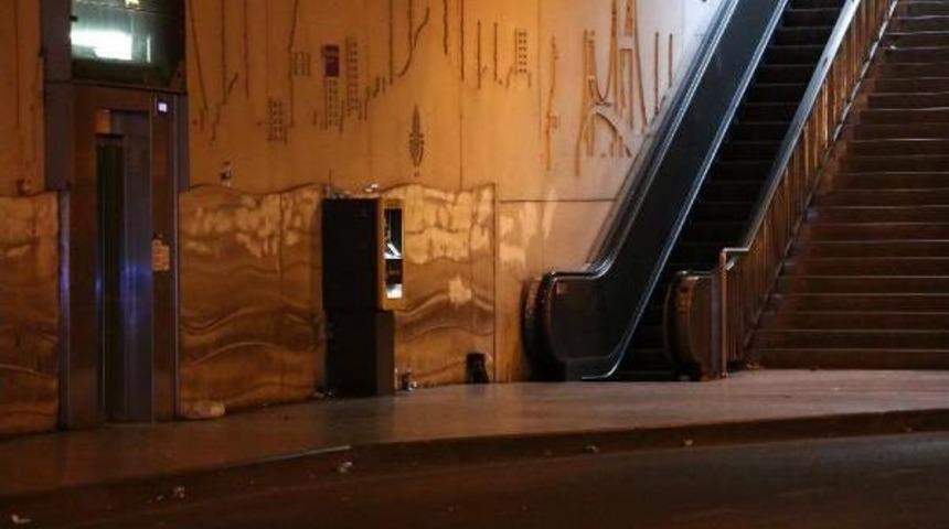 Taksim'de Ş&uuml;pheli Paket Alarmı (2)