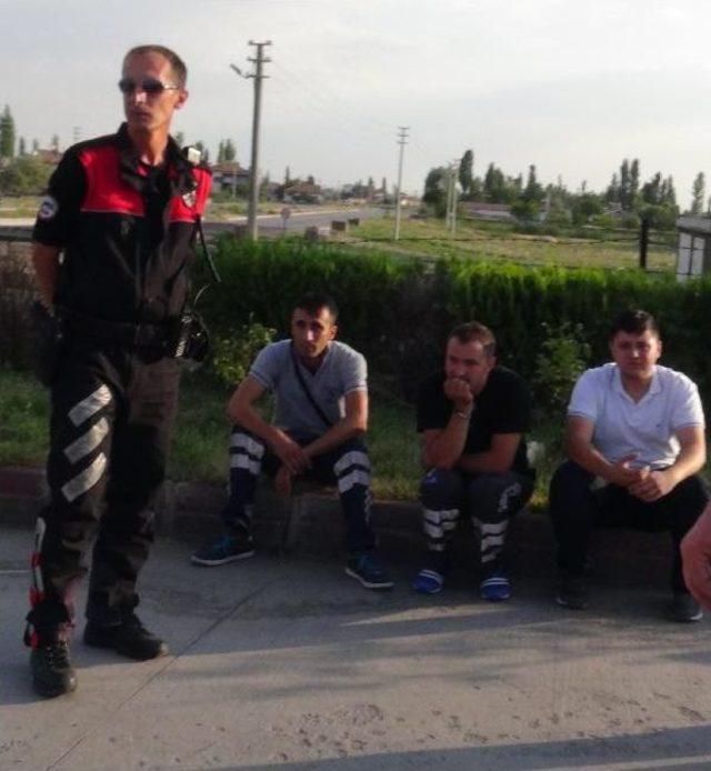 Eğitim-Sen'e Polis Baskınından Kaçan Kobanili Yaralılar, Aksaray'da Yakalandı