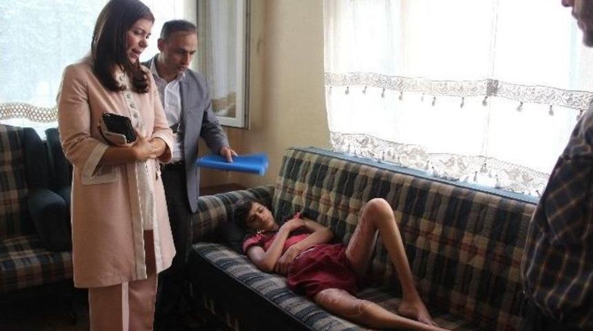 Ak Partili Milletvekilinden Suriyeli Ailelere Ev Ziyareti