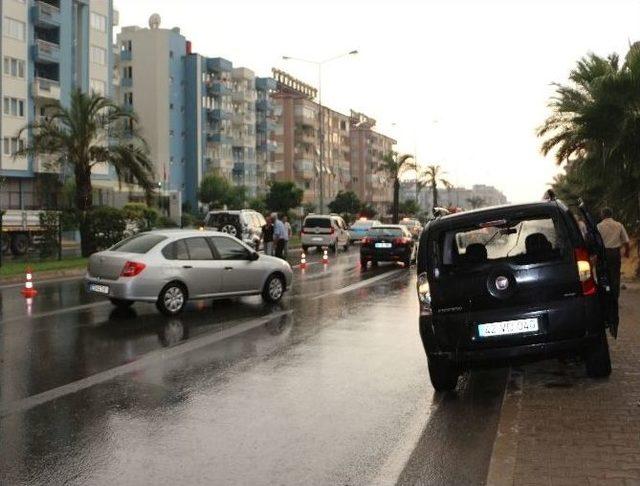 Alanya’da Yarım Saatlik Sağanak Yağış Kazalara Neden Oldu