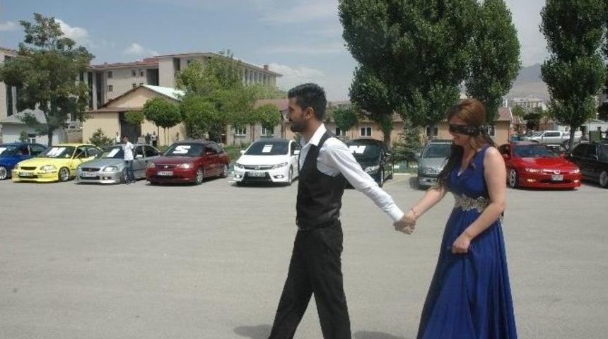 Drift Modifiye Ara&ccedil; Tutkunundan İlgin&ccedil; Evlilik Teklifi