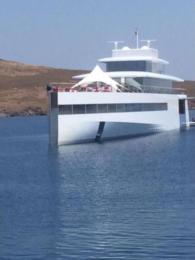 Steve Jobs’ Luxury Yacht Continues Striking Turkey Coasts