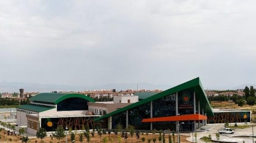 Yaşam Ve Spor Merkezi&rsquo;nde, İnşaatında &Ccedil;alışmalar Devam Ediyor