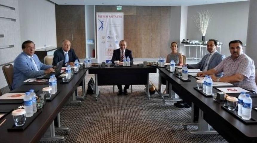 Turizm &Ccedil;alışanları İşaret Dili Eğitimi Alacak