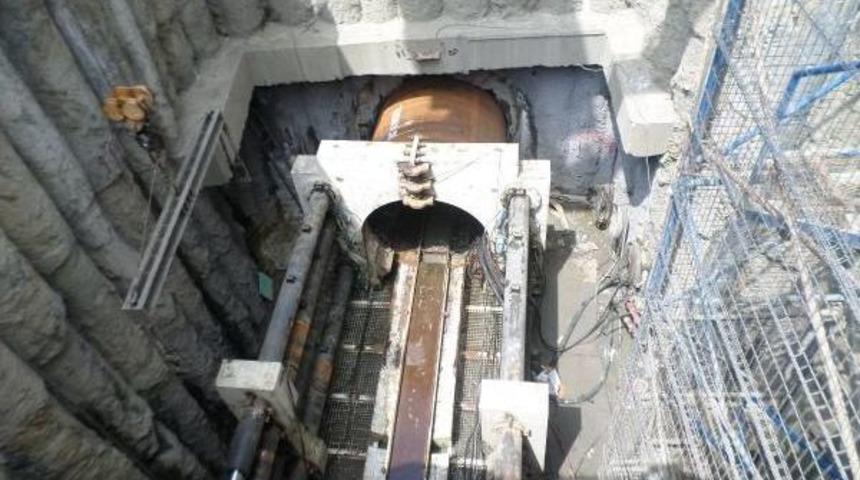 Kurbağalıdere'ye Metro Tipi &Ccedil;&ouml;z&uuml;m; Dere Yer Altına Alınıyor