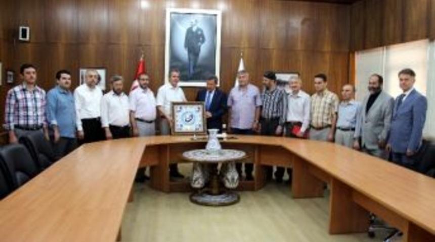 G&ouml;n&uuml;ll&uuml; K&uuml;lt&uuml;r Teşekk&uuml;lleri &Uuml;yelerinden Vali Yılmaz&rsquo;a Teşekk&uuml;r Ziyareti