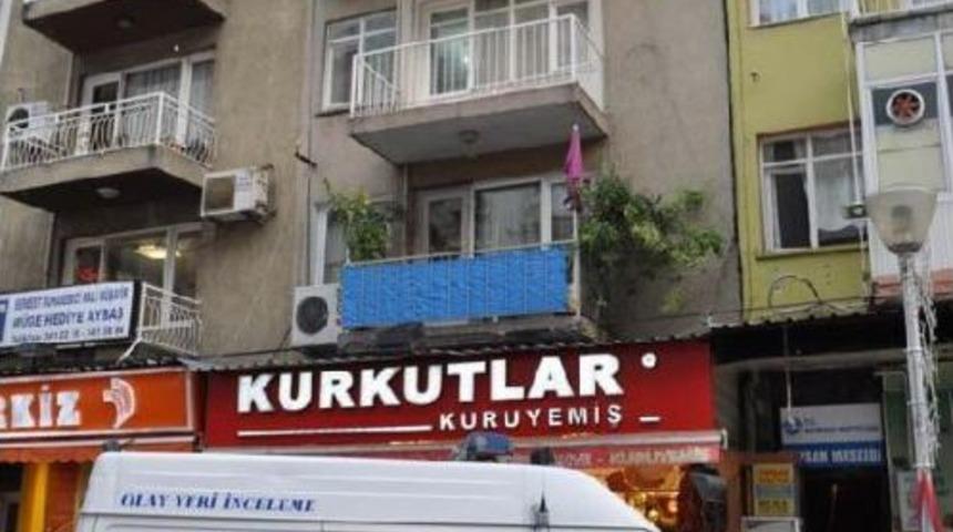 Barmen Sevgilisini &Ouml;ld&uuml;ren Kız M&uuml;ebbetle Yargılanıyor