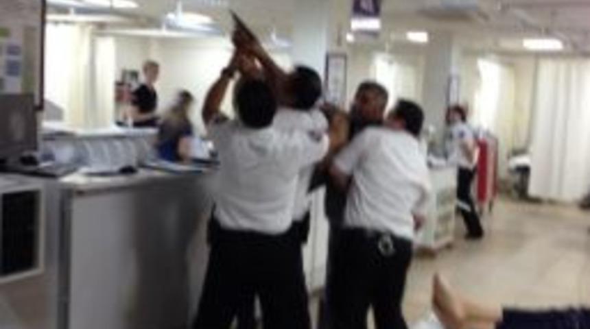 &Ccedil;anakkale&rsquo;de Hastaneye Silahlı Baskın