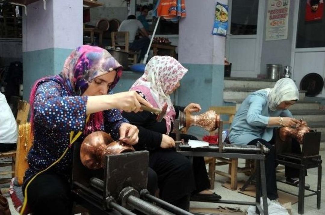 Ter&ouml;r Olayları Bakırcı Esnafını Vurdu