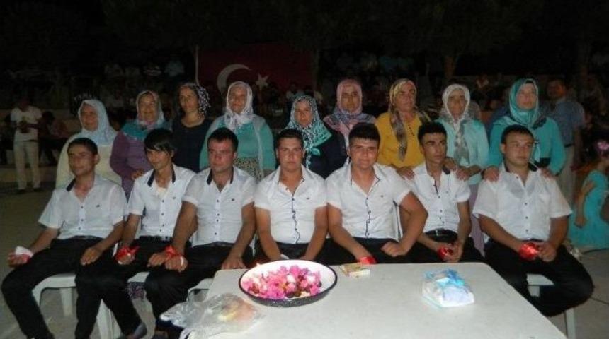 Bozyazı&rsquo;da &rsquo;kınalı Kuzular&rsquo; Askere Uğurlandı