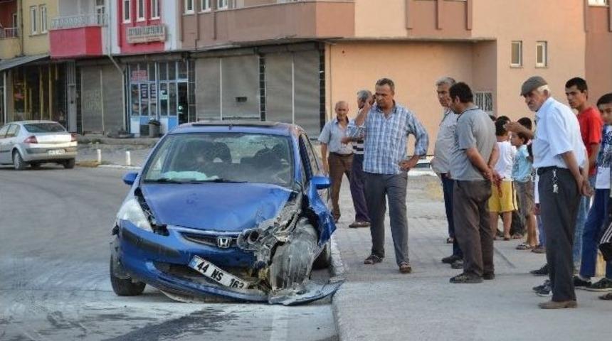 Hastane Yolunda Kaza: 5 Yaralı