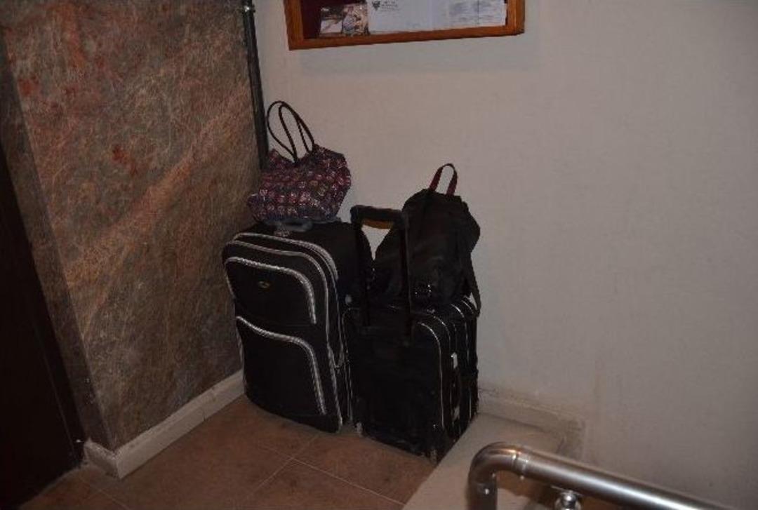 Bilecik&rsquo;te Apartman Girişindeki &Ccedil;antalar Polisi Alarma Ge&ccedil;irdi