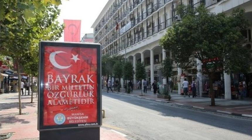 Manisa Ter&ouml;re Karşı Bayraklarla Donanıyor