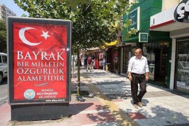 Manisa Teröre Karşı Bayraklarla Donanıyor