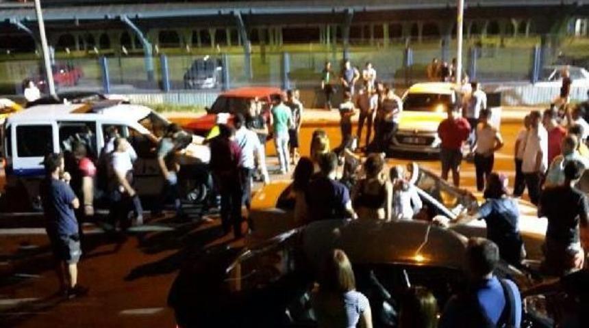 Film Setinde Kız Kavgası: 3 Yaralı, 6 G&ouml;zaltı