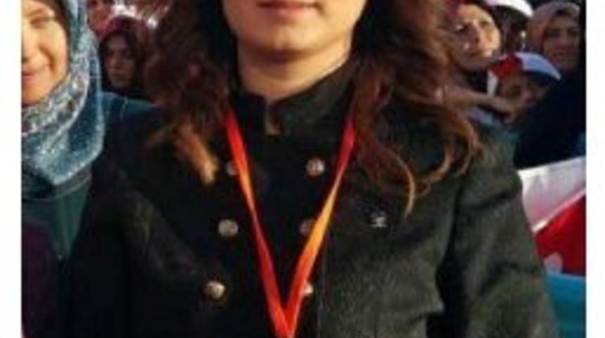 Ak Parti Sivas Kadın Kolları Başkanı, Il Y&ouml;netimini Su&ccedil;layıp Istifa Etti