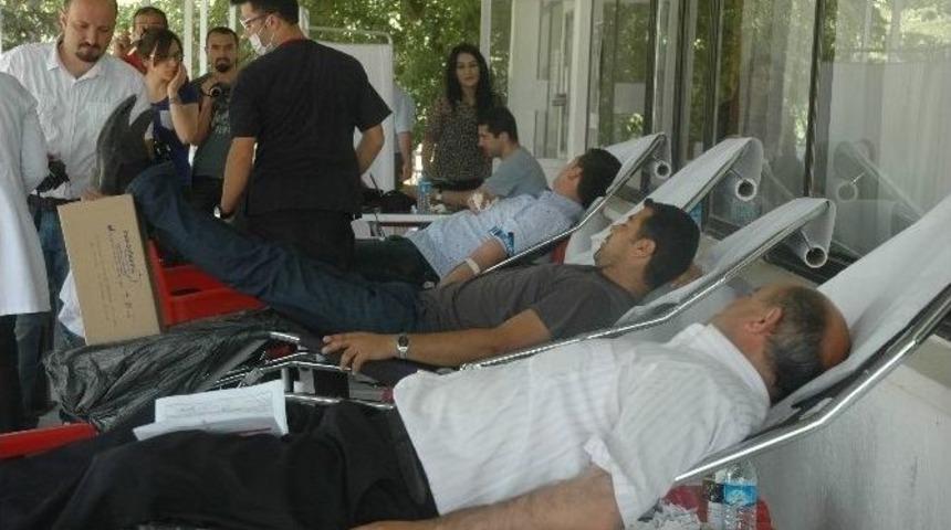 Vedaş&rsquo;tan Kızılay&rsquo;a Kan Bağışı