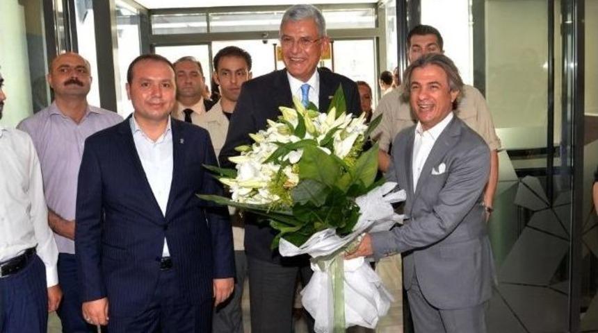 Bakan Bozkır, Beyoğlu Belediyesi&rsquo;ni Ziyaret Etti