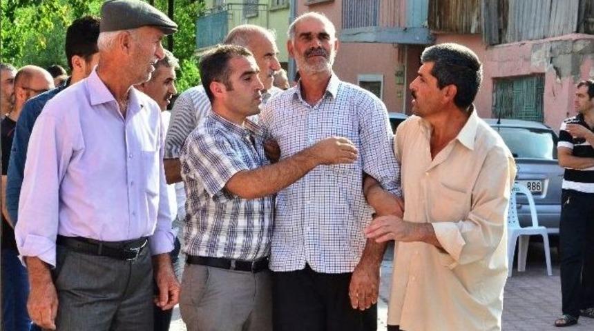 Vali S&uuml;leyman Kam&ccedil;ı&rsquo;dan Acılı Şehit Ailesine Ziyaret