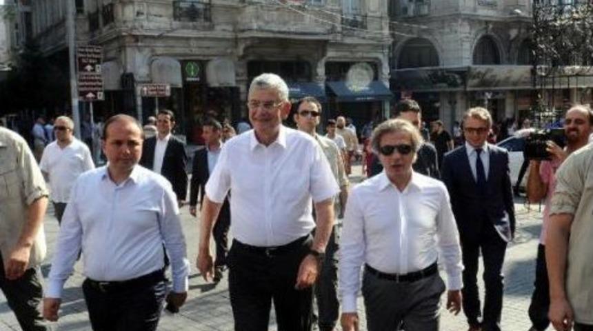 Ab Bakanı Bozkır Tramvaya Bindi, İstiklal Caddesi'nde Dolaştı