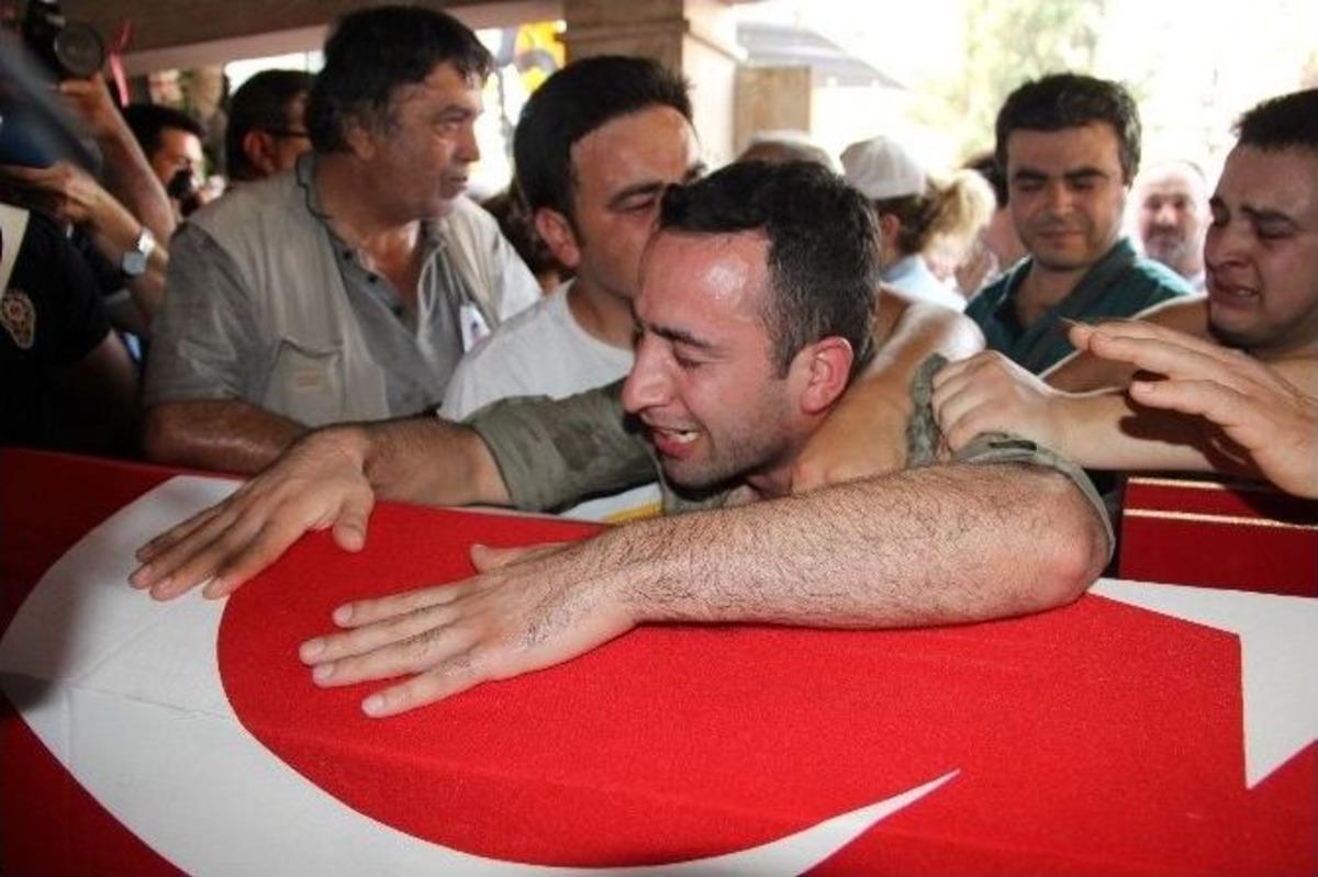 Şehit Polis G&ouml;zyaşları İ&ccedil;inde Son Yolculuğuna Uğurlandı