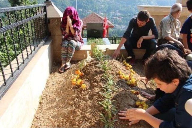 Şehit Polisin Mezarında Kuran Okundu