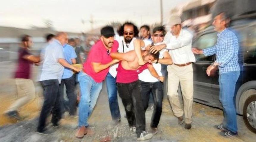 Van'da Hdp'nin Protesto Y&uuml;r&uuml;y&uuml;ş&uuml;ne Polis M&uuml;dahalesi