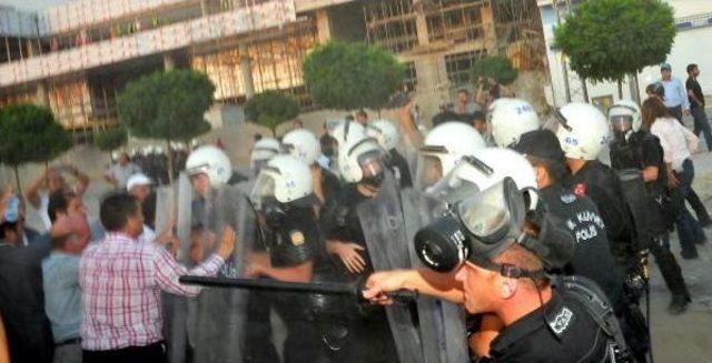 Van'da Hdp'nin Protesto Yürüyüşüne Polis Müdahalesi