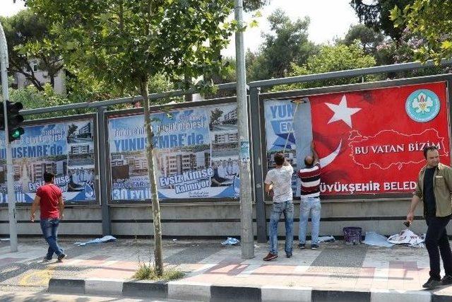 Manisa’da Billboard Polemiği Bayrak Krizine Döndü