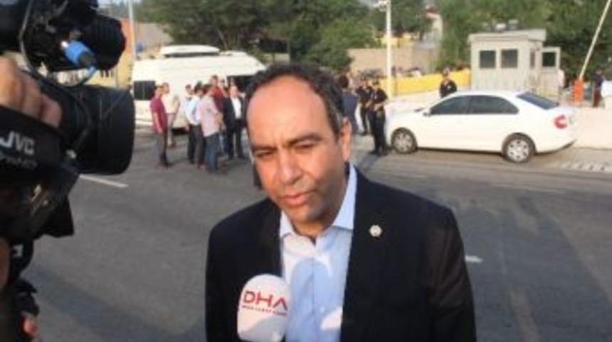 Chp&rsquo;li T&uuml;mer 2 Polisin Şehit Edildiği Emniyeti Ziyaret Etti