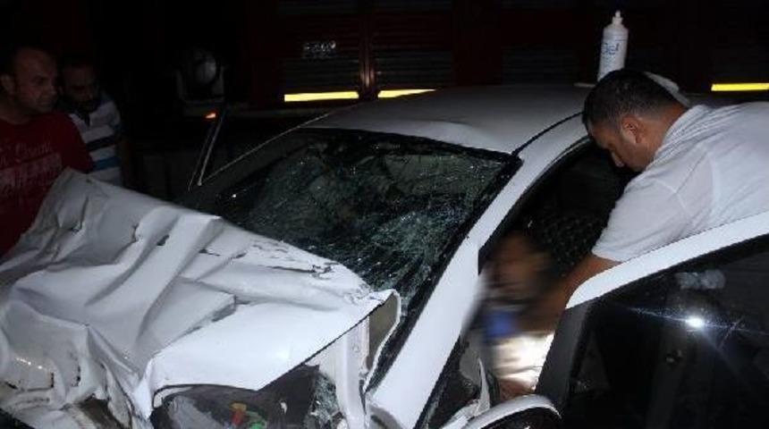 Otomobil, Tır'la &Ccedil;arpıştı: 1 &Ouml;l&uuml;