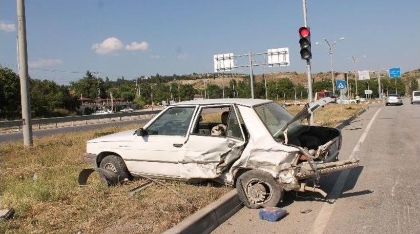 Kırmızı Işıkta Zincirleme Kaza