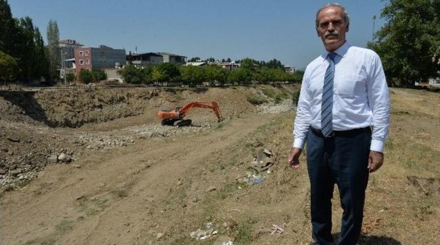 Karapınar K&ouml;pr&uuml;s&uuml;&rsquo;nde Ayaklar Dikiliyor