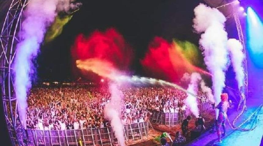 D&uuml;nyanın En Renkli Festivali &lsquo;Life In Color&rsquo;In Biletleri G&uuml;nler &Ouml;ncesinden T&uuml;kendi