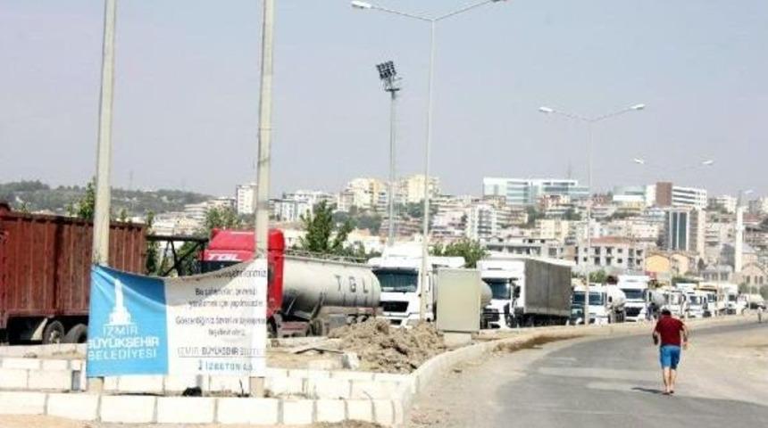 8 Aydır Bitmeyen Yolu, Protesto Edip Trafiğe Kapattılar