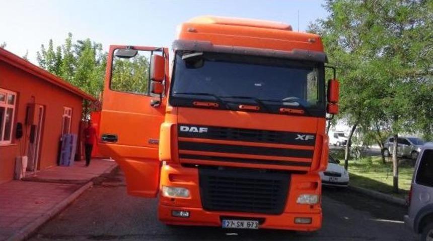 Aksaray'da 100 Bin Paket Ka&ccedil;ak Sigara Ele Ge&ccedil;irildi