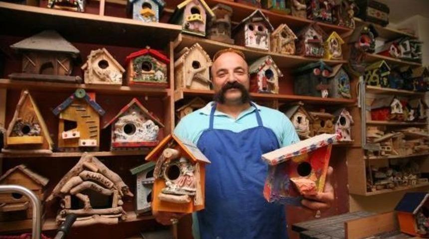 "bodyguard Of Birds" Makes Nests By Waste Washing Ashore