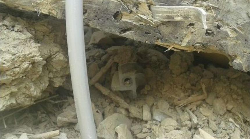 Zırhlı Araca Atılan Patlayıcı Cisim Bir Eve İsabet Etti