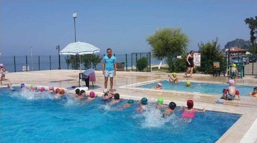 İnebolu&rsquo;da Y&uuml;zme Kursuna Yoğun İlgi