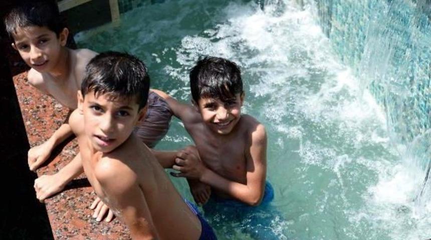 İstanbul'da Sıcak Hava Etkisi S&uuml;rd&uuml;r&uuml;yor