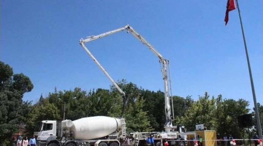 26 Yıl &Ouml;nce Mezun Olduğu Okula Proje Yaptı