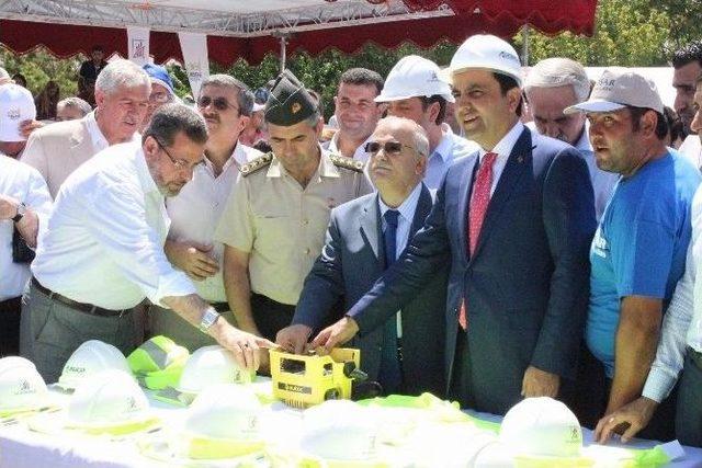 26 Yıl Önce Mezun Olduğu Okula Proje Yaptı