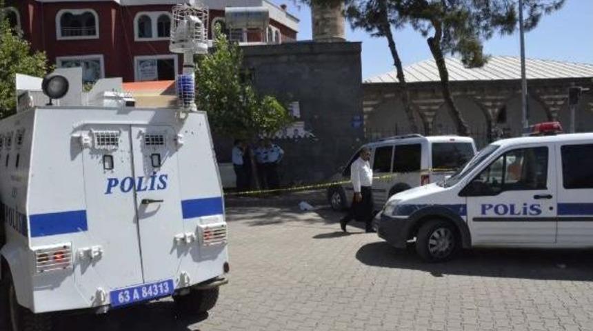 Siverek'te Kuzenlerin Silahlı Arazi Kavgası: 1 &Ouml;l&uuml;, 4 Yaralı