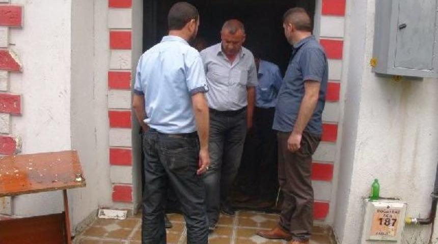 Mhp Kars Binası Kapısında Yangın Paniği