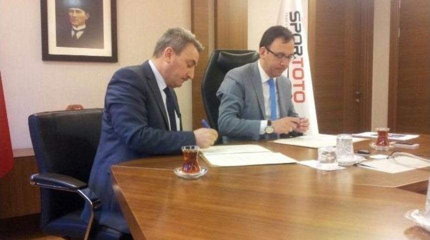 Erzurum Spor Tesisine Doymak Bilmiyor