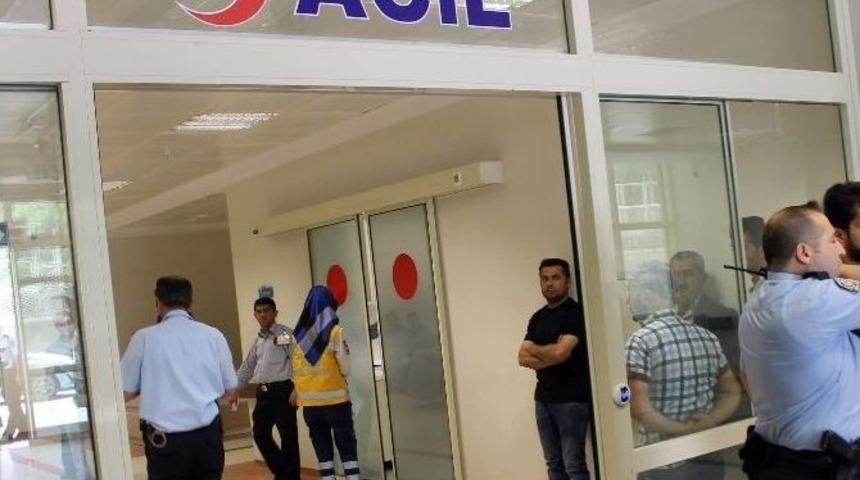 Tartıştığı Annesi Öldürdü Kardeşini Yaraladı