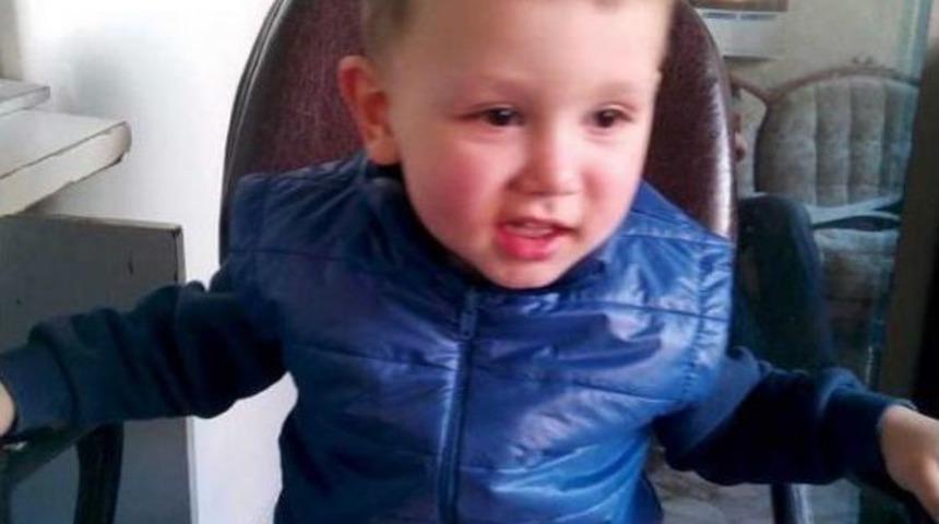 &Uuml;zerine Televizyon D&uuml;şen 3 Yaşındaki Talha, &Ouml;ld&uuml;