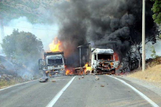 Yol Kesip 3 Aracı Ateşe Veren Pkk'lıların Kaçtığı Bölgeyi Kobralar Bombalıyor (2)