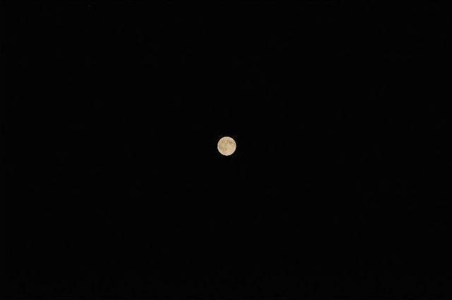 İstanbul&rsquo;da Dolunay Bir Ay İ&ccedil;erisinde İkinci Kez G&ouml;r&uuml;ld&uuml; 1